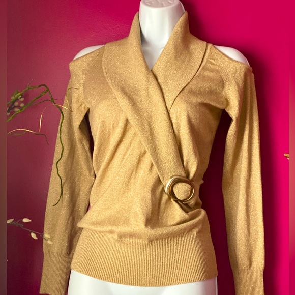 Gold Peep Shoulder sweater - Picture 1 of 5